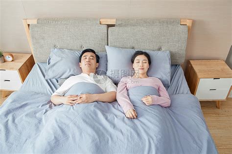 夫妻睡觉 中國山脈